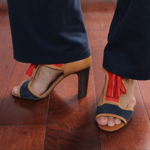 Coach Leather Heels Never Worn - Picture 5 of 8